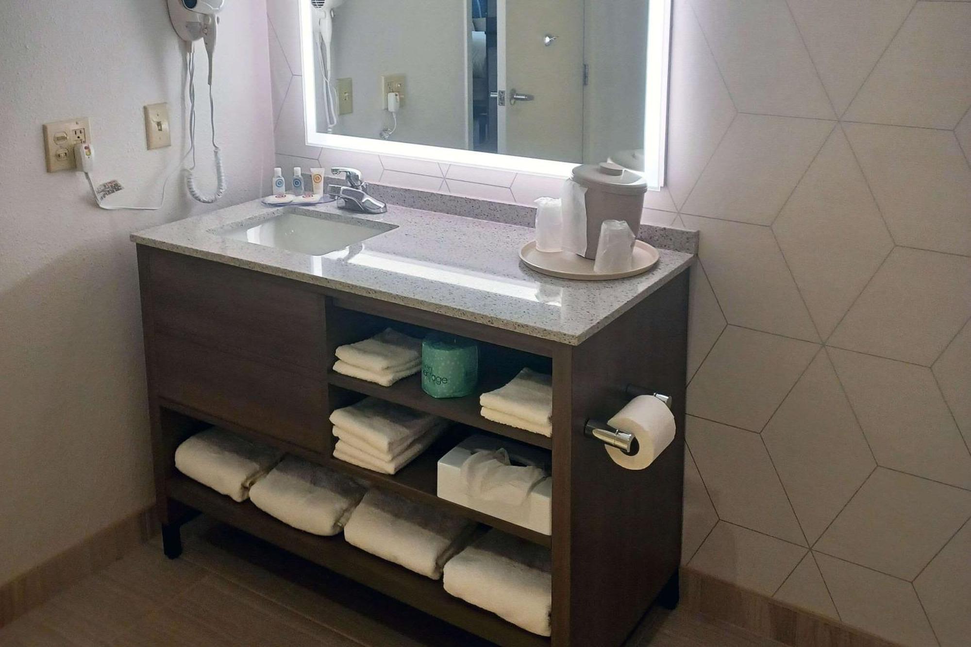 Comfort Inn Edinburgh - Columbus Eksteriør bilde